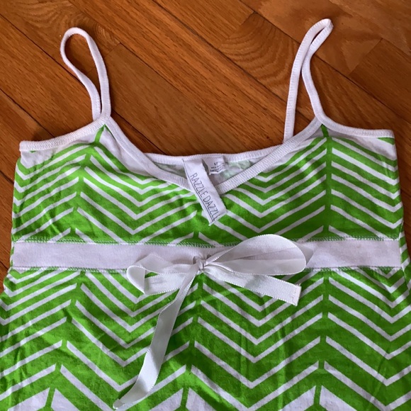 Cute tank top with bow - Picture 3 of 4